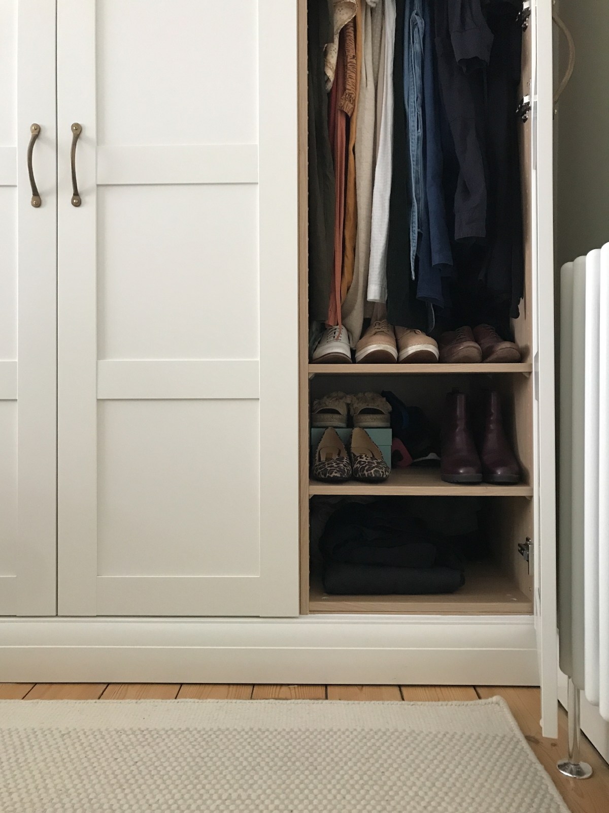 Wardrobe zen – Marie Kondo meets IKEA PAX hack&nbsp;tutorial